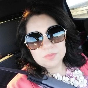 Meet your Posher, Sonia